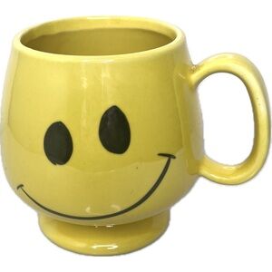Holiday Designs groovy smiley face vintage 70s mug